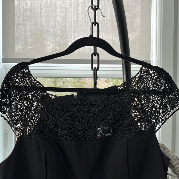 Le Chateau Black Dress - Picture 2 of 3